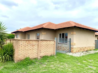 3 Bedroom House For Sale in Rustenburg - XIFM.webp