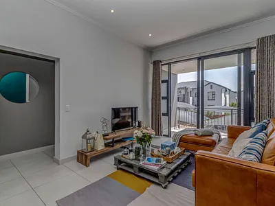 2 Bedroom Apartment For Sale in Sandton - zKqC.webp