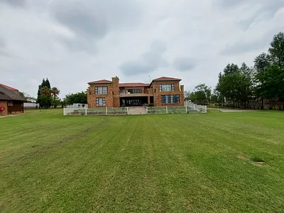 Farm For Sale in Vanderbijlpark - P64M.webp