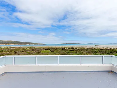 4 Bedroom House For Sale in Langebaan - 0TMd.webp