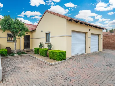 2 Bedroom Townhouse For Sale in Pretoria - img