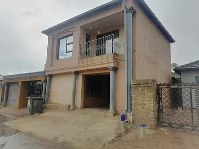 3 Bedroom House For Sale in Clayville, Midrand - iLkm.webp
