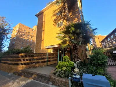 1 Bedroom Apartment For Sale in Pretoria - Rm17.webp