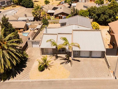 4 Bedroom House For Sale in Bellville - v7AU.webp