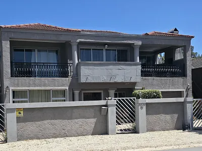 4 Bedroom House For Sale in Jeffreys Bay - gcnK.webp