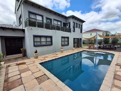 3 Bedroom House For Sale in Akasia - z7m5.webp