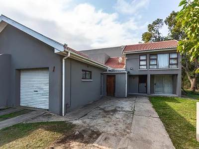 3 Bedroom Townhouse To Rent in East London - img