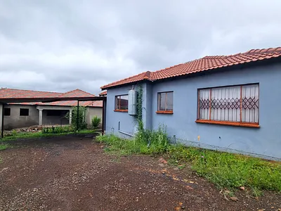3 Bedroom House For Sale in Zeerust - HEEm.webp