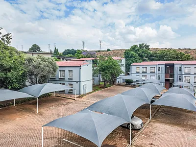 3 Bedroom Apartment For Sale in Johannesburg - DFjQ.webp