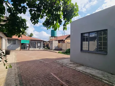 7 Bedroom House For Sale in Rustenburg - 0cYC.webp