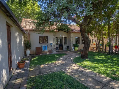 2 Bedroom Townhouse For Sale in Hartbeespoort - img