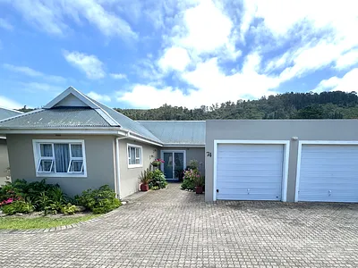 2 Bedroom Townhouse For Sale in Sedgefield - gs7A.webp