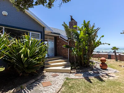 6 Bedroom House For Sale in Port Alfred - Jnug.webp