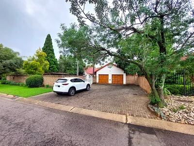 5 Bedroom House For Sale in Pretoria - gQDQ.webp