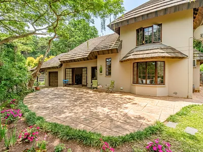 3 Bedroom Townhouse For Sale in Durban - cj6O.webp