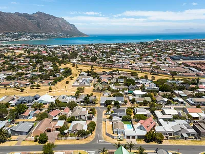 3 Bedroom House For Sale in Gordons Bay - QXtM.webp