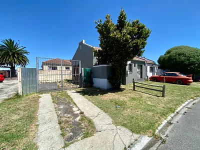 2 Bedroom House For Sale in Milnerton - 28H1.webp