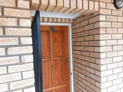 2 Bedroom Apartment For Sale in Rustenburg - K1Cg.webp
