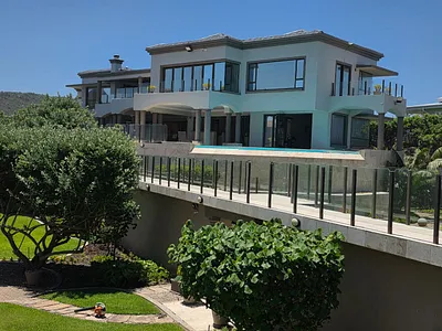 6 Bedroom House For Sale in Sedgefield - ZKEl.webp