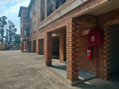 2 Bedroom Apartment To Rent in Rustenburg - p2oI.webp