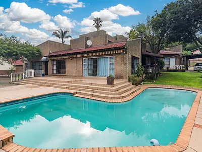 4 Bedroom House For Sale in Krugersdorp - img