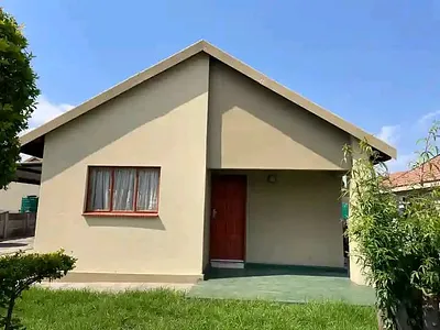 3 Bedroom House For Sale in Rustenburg - oad5.webp