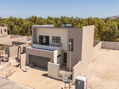 4 Bedroom House For Sale in Blouberg - 54Ua.webp