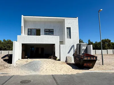 4 Bedroom House For Sale in Blouberg - 8nDD.webp