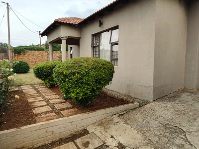 2 Bedroom House To Rent in Potchefstroom - img