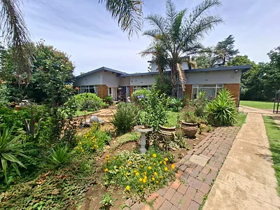 4 Bedroom House For Sale in Springs - IHy9.webp