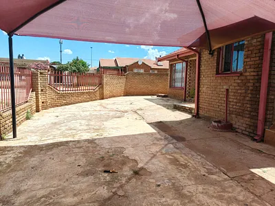 3 Bedroom House To Rent in Potchefstroom - img