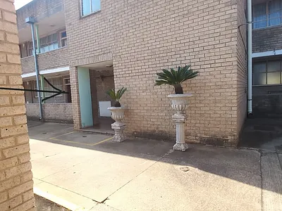 1.5 Bedroom Townhouse For Sale in Newcastle - WAW8.webp