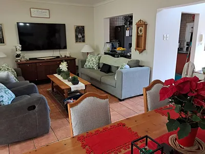 3 Bedroom Apartment For Sale in Pietermaritzburg - uqnQ.webp