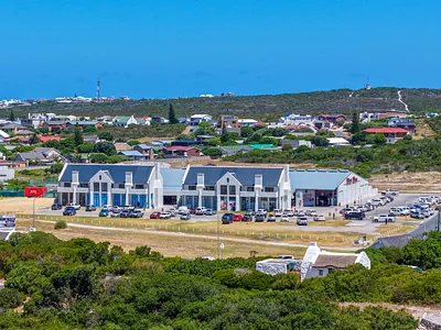 2 Bedroom Apartment To Rent in Struisbaai - DhzY.webp