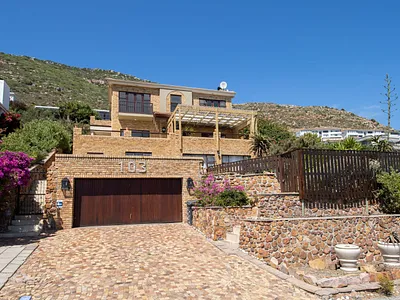3 Bedroom House To Rent in Fish Hoek - 1irO.webp