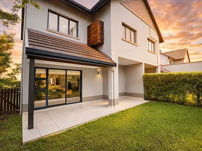 3 Bedroom House For Sale in Hillcrest - xuxX.webp