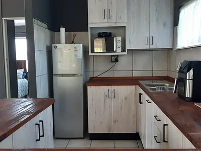 1 Bedroom Apartment To Rent in Amanzimtoti - Q0uB.webp