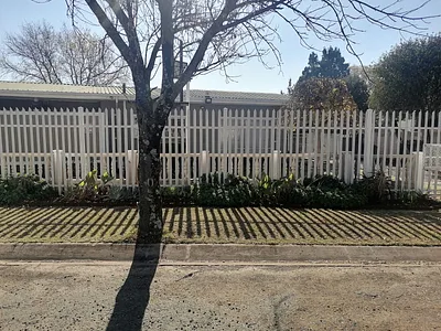 3 Bedroom House To Rent in Queenstown - 2YfJ.webp