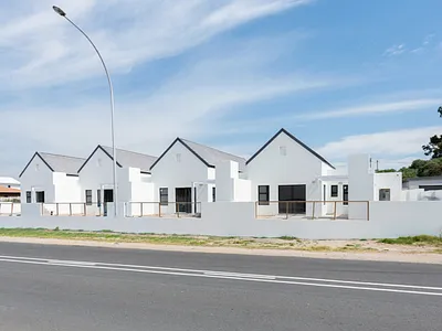 1.5 Bedroom House For Sale in Velddrif - iVkX.webp