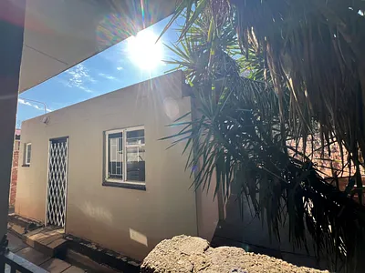 1 Bedroom Apartment To Rent in Klerksdorp - img