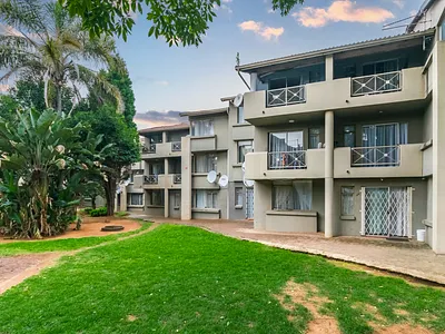 2 Bedroom Apartment For Sale in Roodepoort - aYLs.webp