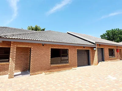 3 Bedroom Apartment To Rent in Louis Trichardt - ZP0a.webp