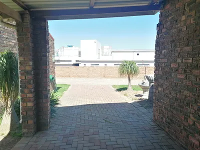 3 Bedroom Townhouse To Rent in Jeffreys Bay - 3AQ3.webp
