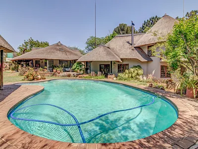 4 Bedroom House For Sale in Randburg - mJIi.webp