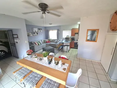 2 Bedroom Townhouse For Sale in Pretoria - 6ZBq.webp