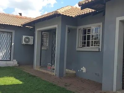 3 Bedroom House For Sale in Witbank - H5Rk.webp
