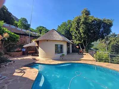 2 Bedroom House For Sale in Hartbeespoort - EnNk.webp