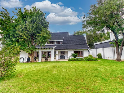 4 Bedroom House For Sale in Sandton - img