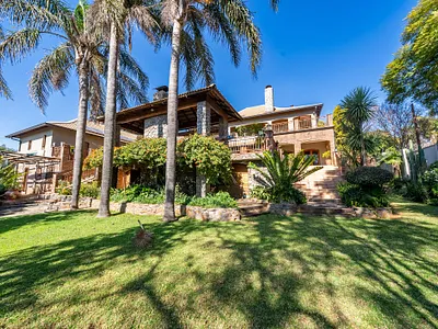 4 Bedroom House For Sale in Bedfordview - Bmb8.webp