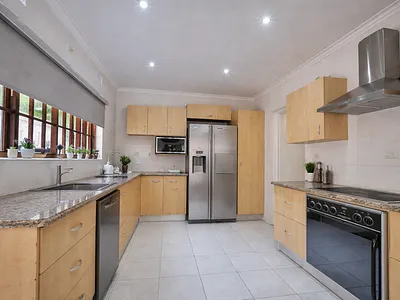4 Bedroom House For Sale in Amanzimtoti - 2c4j.webp
